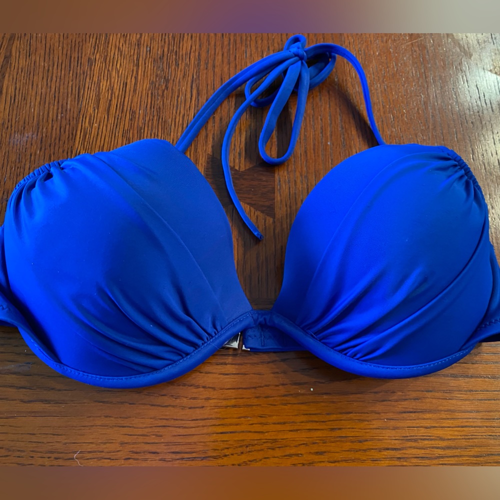Victoria’s Secret bikini top